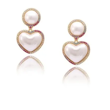 دل کے سائز کا شیل پرل کی بالی ڈراپ