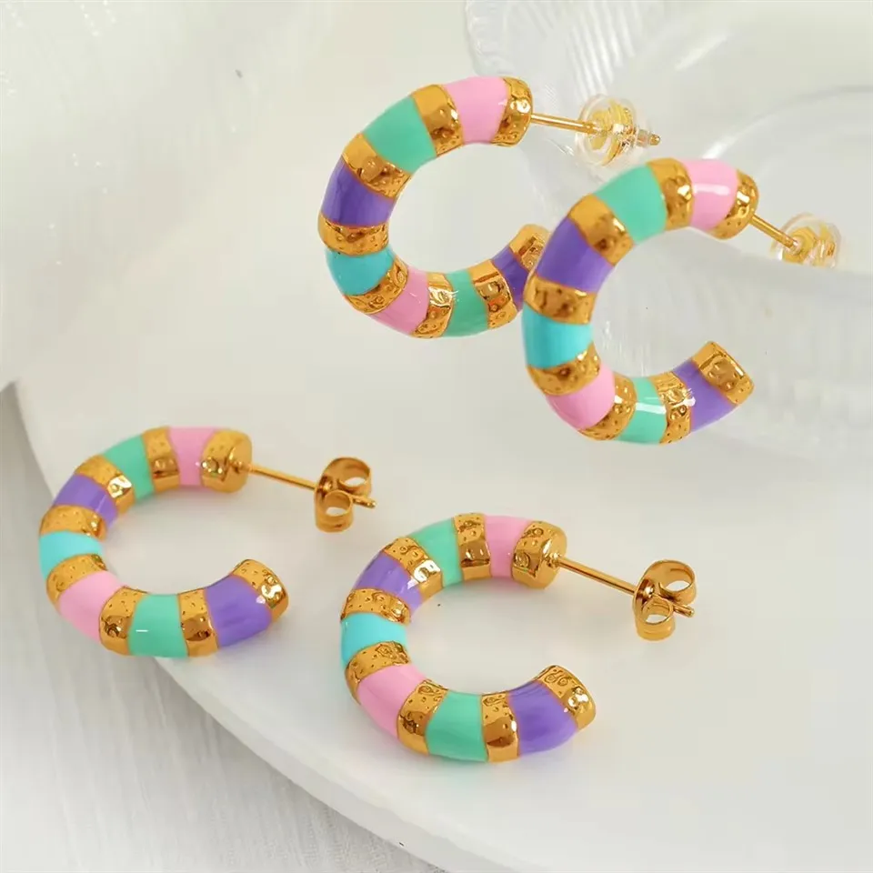 دھماکہ خیز رنگین ڈرپ بالیاں